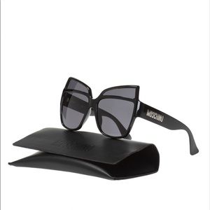 Moschino sunglasses model Moss. Brand new, with original case